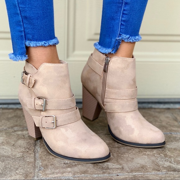 Boutique Shoes - Taupe Distressed Buckled Block Heel Ankle Booties